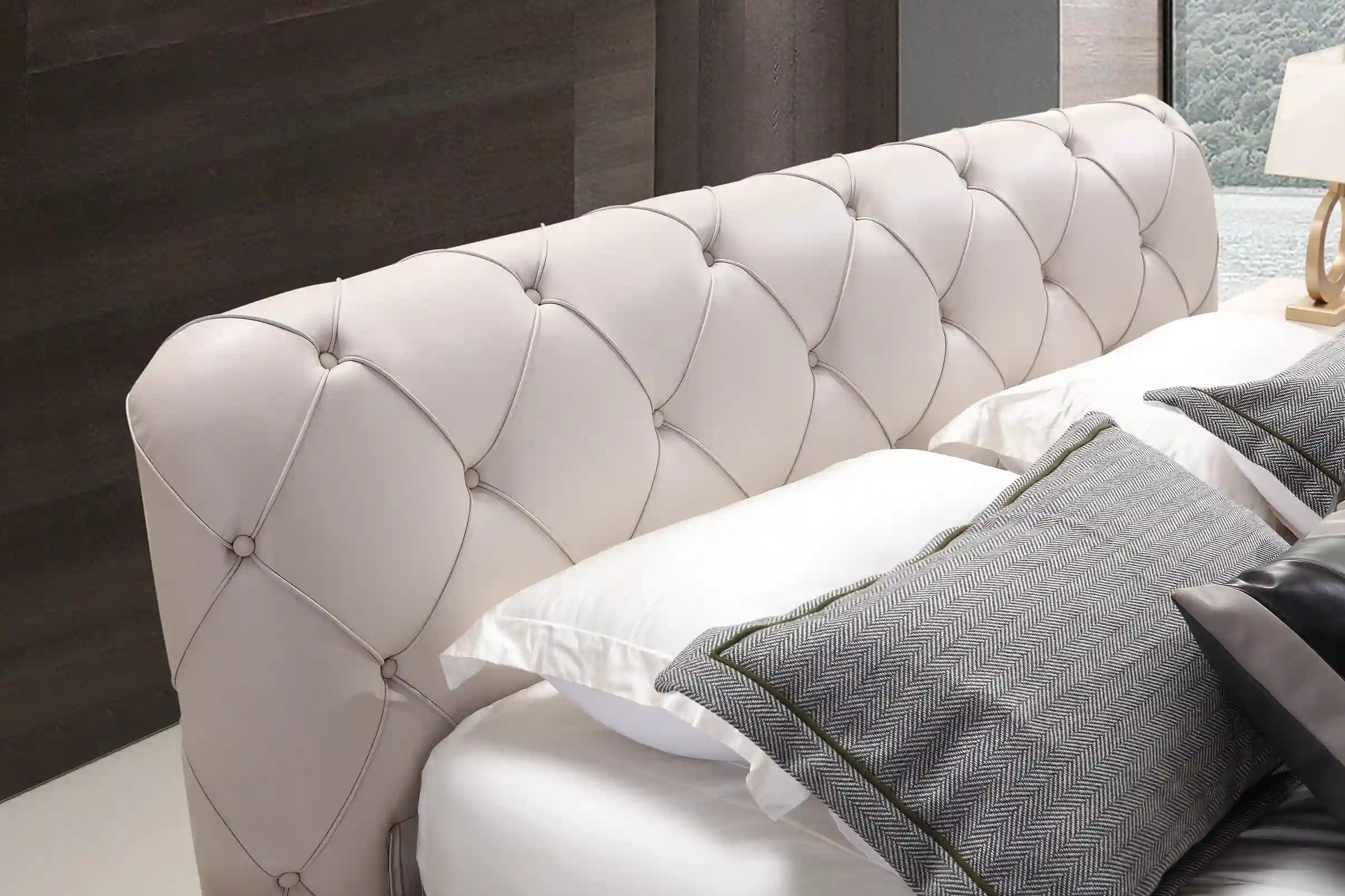 Kingsman Bed Set